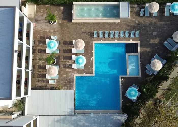 Golden Hotel